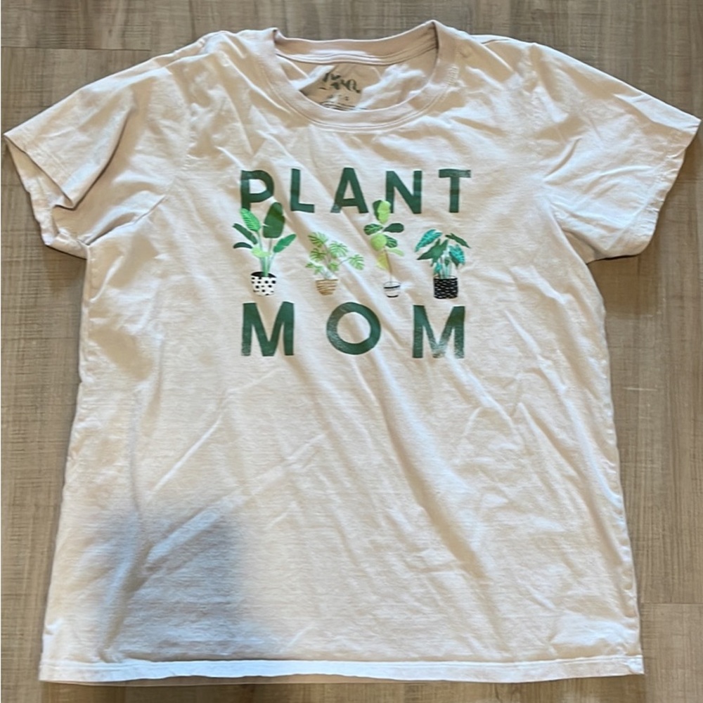 Plant Mom Tee